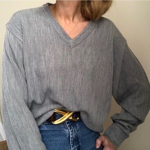 VINTAGE: gray v-neck sweater
